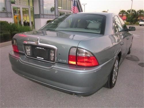 Lincoln LS 2004 photo 1