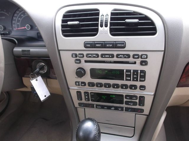 Lincoln LS 2005 photo 22