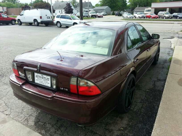 Lincoln LS SE-R Sedan