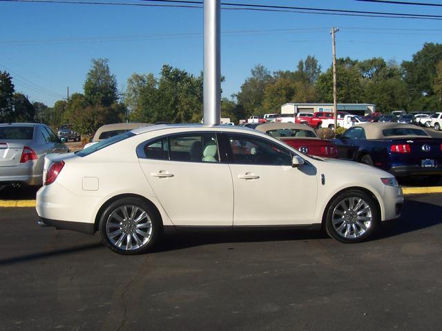 Lincoln MKS 2009 photo 1