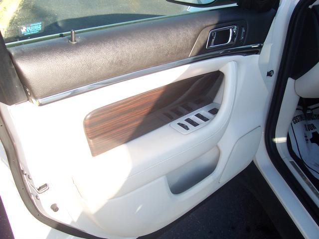 Lincoln MKS 2009 photo 4