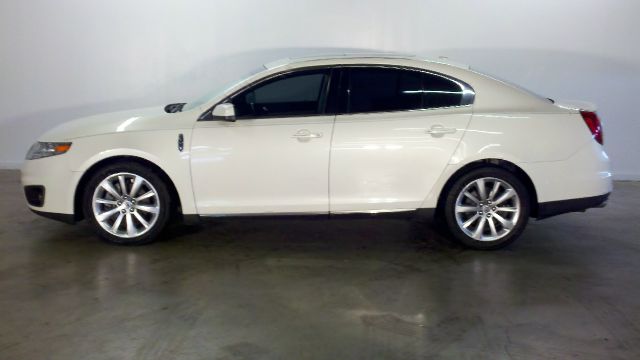 Lincoln MKS 2009 photo 2