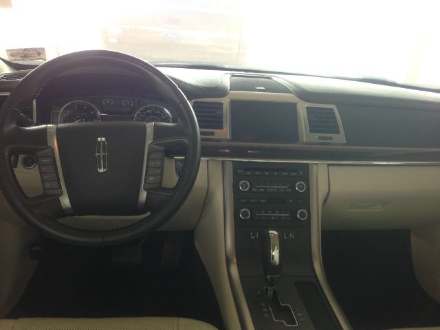 Lincoln MKS 2009 photo 2