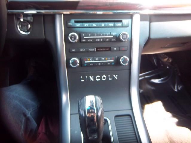 Lincoln MKS 2010 photo 6