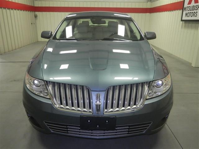 Lincoln MKS 2010 photo 1