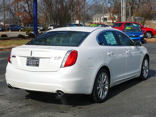 Lincoln MKS 2011 photo 1