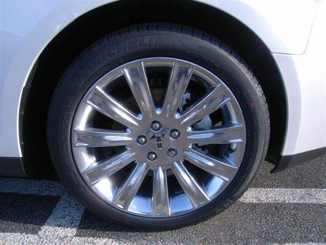 Lincoln MKS 2011 photo 3