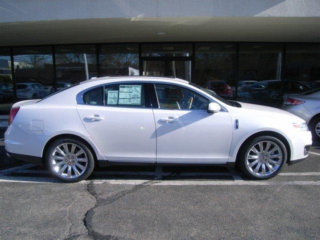 Lincoln MKS 2011 photo 4