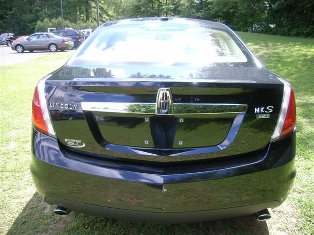 Lincoln MKS 2011 photo 3