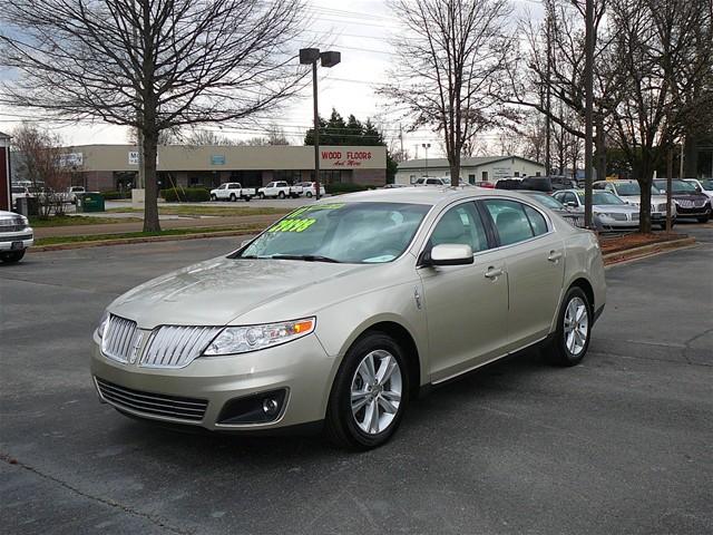 Lincoln MKS Bucket Lift Sedan