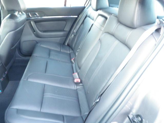 Lincoln MKS 2011 photo 2