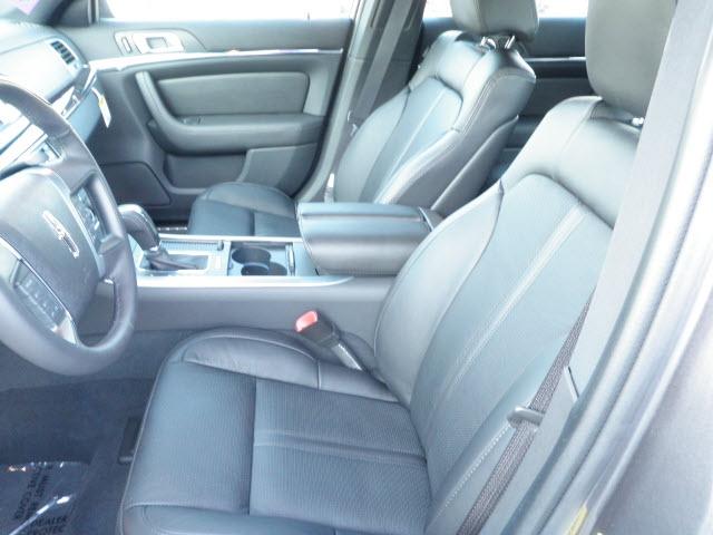 Lincoln MKS 2011 photo 3