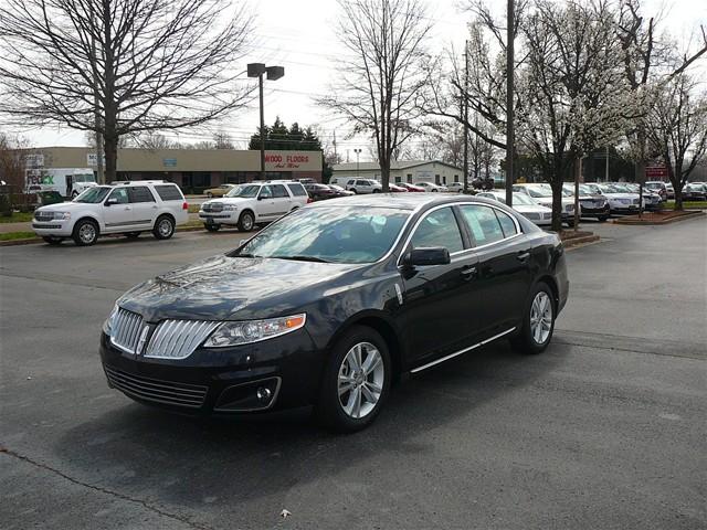 Lincoln MKS Bucket Lift Sedan