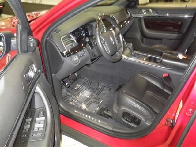 Lincoln MKS 2011 photo 44