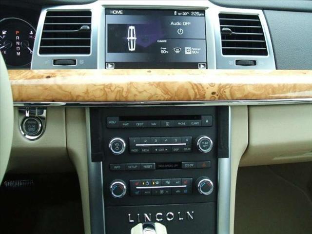 Lincoln MKS 2011 photo 1