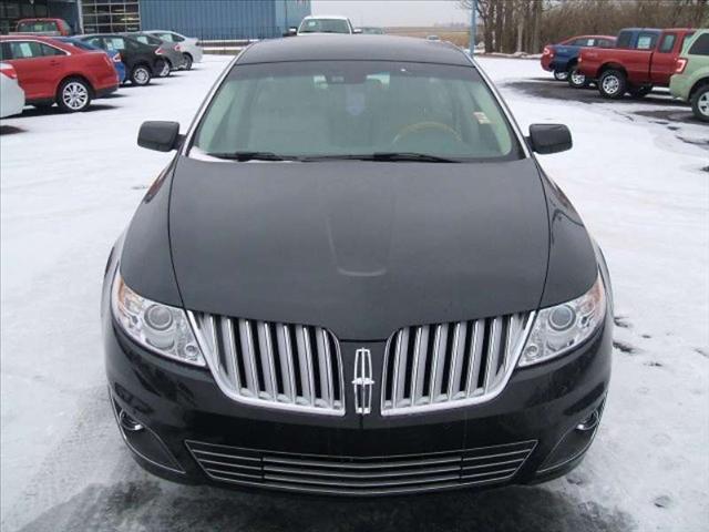 Lincoln MKS 2011 photo 2