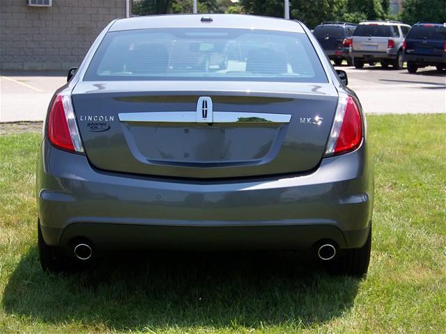 Lincoln MKS 2011 photo 3