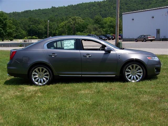 Lincoln MKS 2011 photo 5