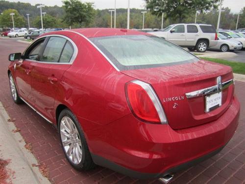 Lincoln MKS 2011 photo 2