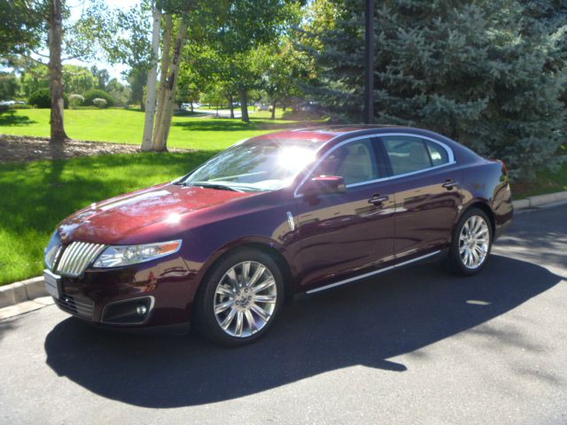 Lincoln MKS 2011 photo 4