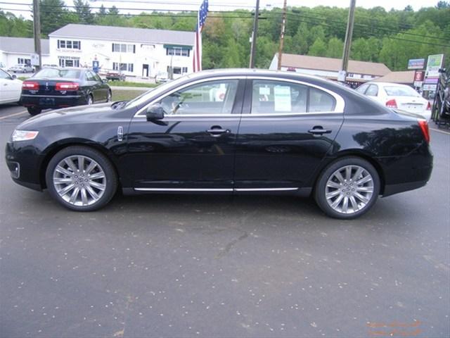 Lincoln MKS 2011 photo 2