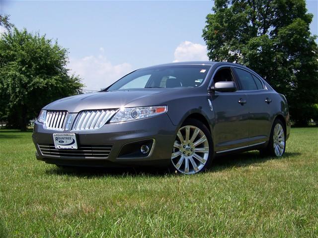 Lincoln MKS Base Sedan