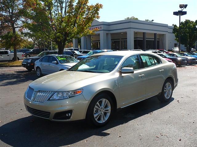 Lincoln MKS Bucket Lift Sedan