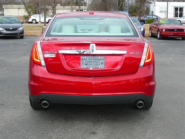 Lincoln MKS 2011 photo 3