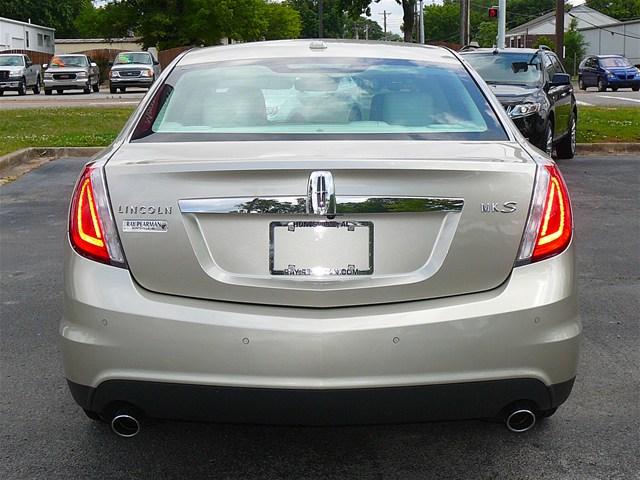 Lincoln MKS 2011 photo 3