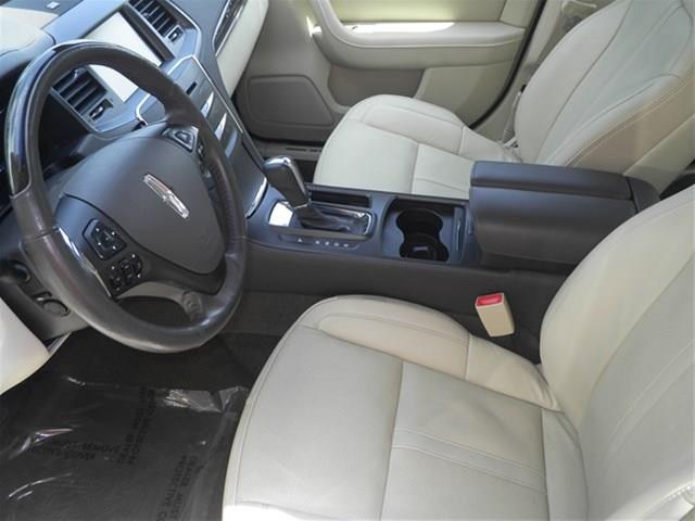 Lincoln MKS 2013 photo 2