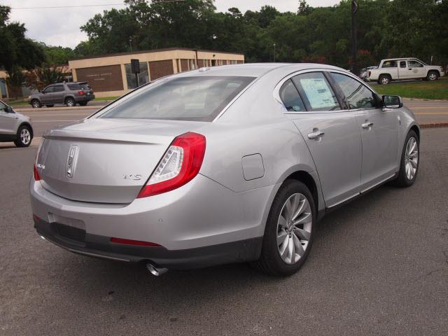 Lincoln MKS 2013 photo 1