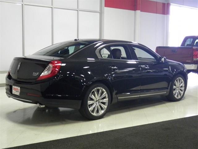 Lincoln MKS 2013 photo 2