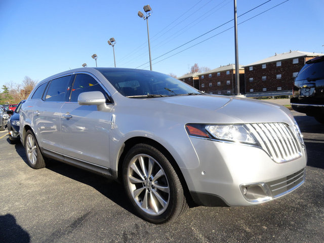 Lincoln MKT 2010 photo 4