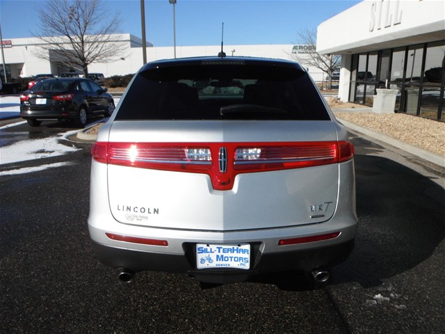 Lincoln MKT 2010 photo 4