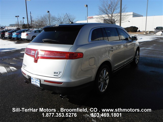 Lincoln MKT 2010 photo 5