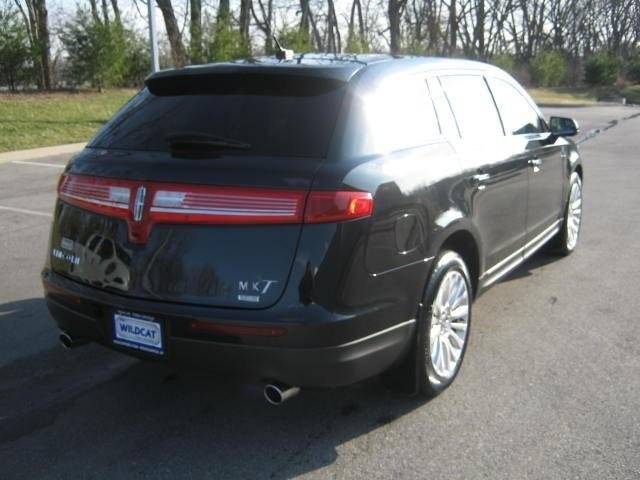 Lincoln MKT 2010 photo 3