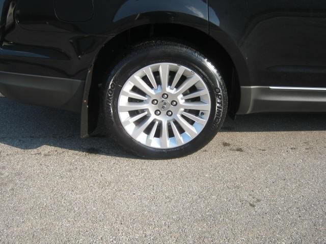 Lincoln MKT 2010 photo 4