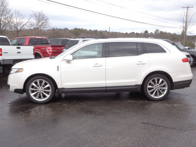 Lincoln MKT 2010 photo 4