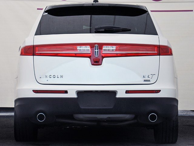 Lincoln MKT 2010 photo 1