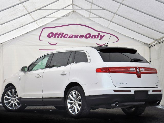 Lincoln MKT 2010 photo 2