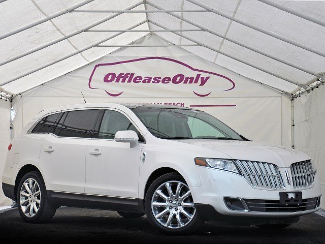 Lincoln MKT 2010 photo 3