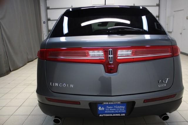 Lincoln MKT 2010 photo 1