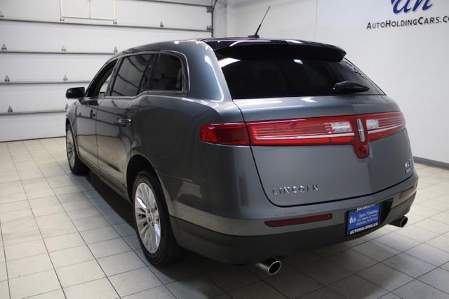 Lincoln MKT 2010 photo 2