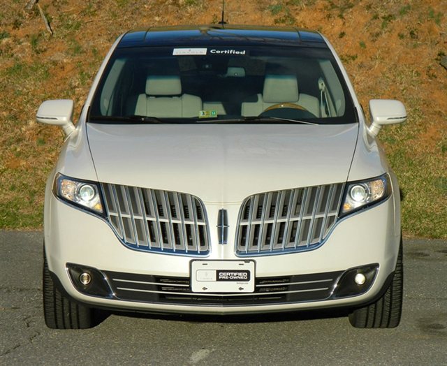 Lincoln MKT 2010 photo 1