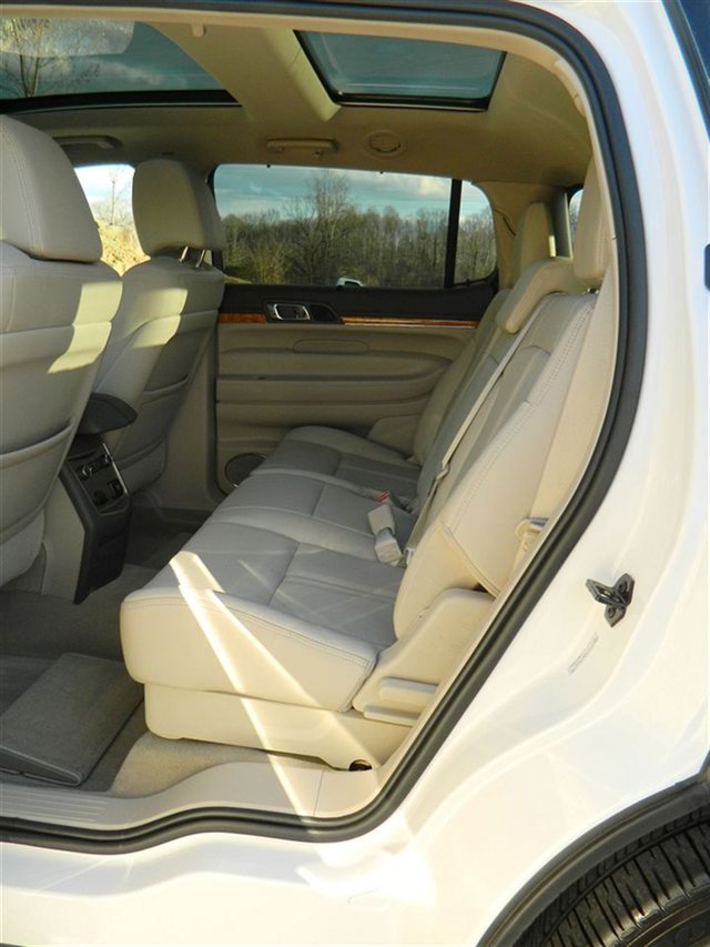 Lincoln MKT 2010 photo 3