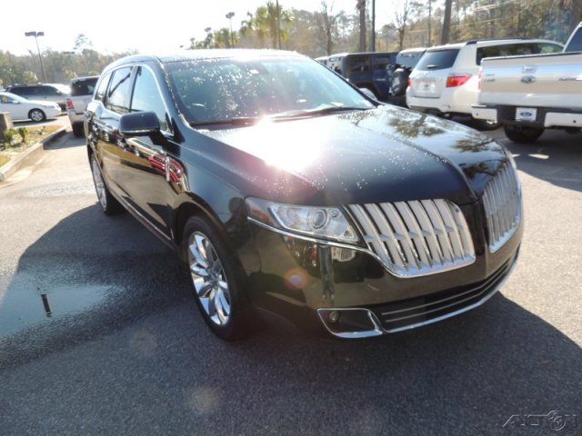 Lincoln MKT 2010 photo 3