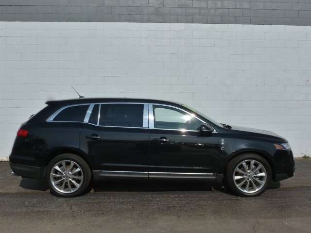 Lincoln MKT 2010 photo 1