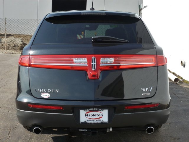 Lincoln MKT 2010 photo 3