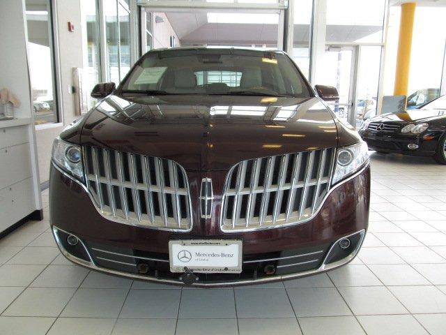 Lincoln MKT 2010 photo 2