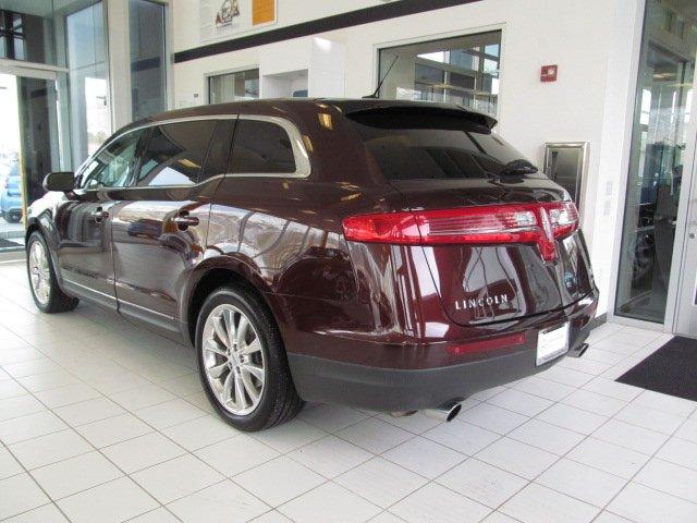 Lincoln MKT 2010 photo 4